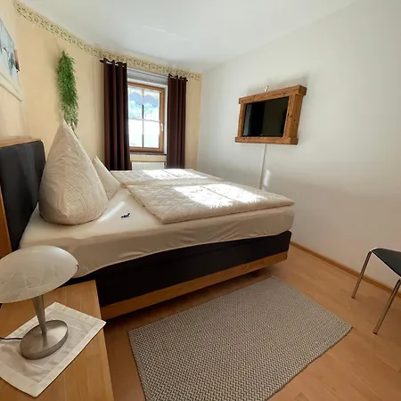Oswald Apartment